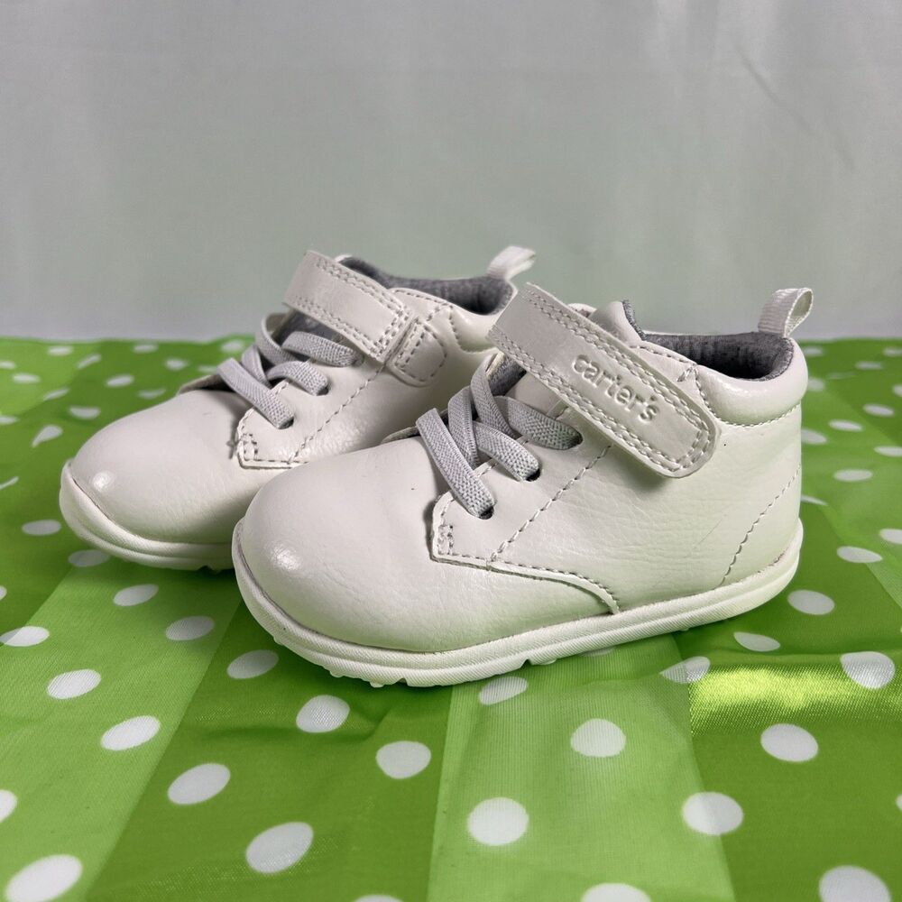 Carter's Charlie-p First Walker shoes size 4M